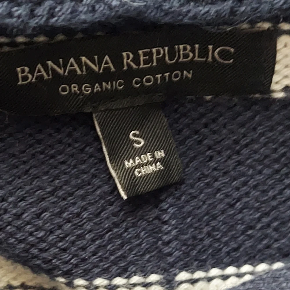 Banana Republic Organic Cotton Navy and Cream striped Sweater - Picture 4 of 4